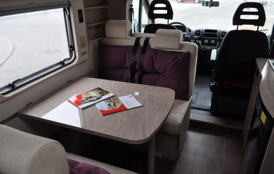                         Sprzedam Burstner IXEO TIME it 660 2014, Zakupiony w 2015 roku. Faktura VAT  159 000 zł - Warszawa  - zdjęcie 6
                        