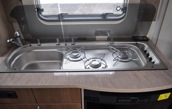                         Sprzedam Burstner IXEO TIME it 660 2014, Zakupiony w 2015 roku. Faktura VAT  159 000 zł - Warszawa  - zdjęcie 8
                        
