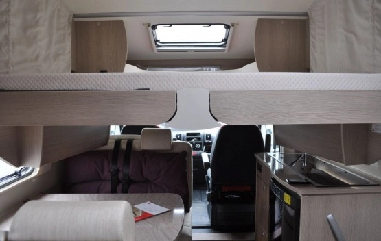                         Sprzedam Burstner IXEO TIME it 660 2014, Zakupiony w 2015 roku. Faktura VAT  159 000 zł - Warszawa  - zdjęcie 9
                        