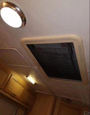                         Przyczepa kempingowa Elddis 4/5 Osób - zdjęcie 6
                        