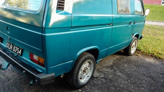                         Sprzedam Volkswagena Transportera T3 z 1986 r. - zdjęcie 13
                        