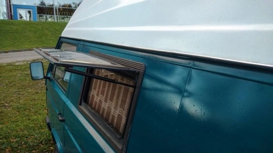                         Sprzedam Volkswagena Transportera T3 z 1986 r. - zdjęcie 2
                        