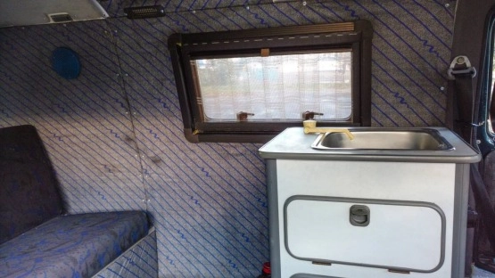                         Sprzedam Volkswagena Transportera T3 z 1986 r. - zdjęcie 6
                        