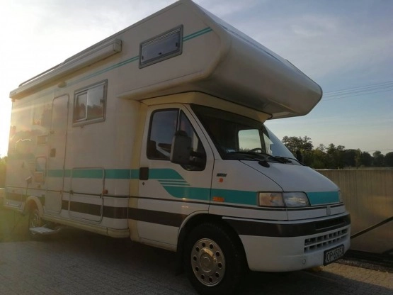                         Kamper Concorde 620XT pełne wyposażenie 2x klima, zimowy - zdjęcie 3
                        