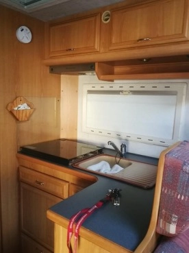                         Kamper Concorde 620XT pełne wyposażenie 2x klima, zimowy - zdjęcie 5
                        