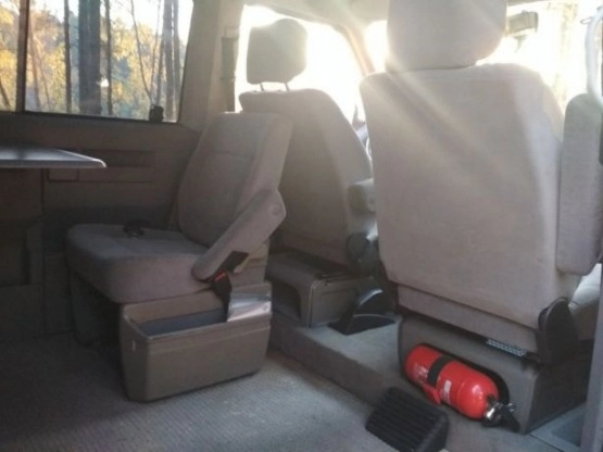                         Volkswagen Multivan T4, 2.5 TDi, 98 r., stolik, łóżko - zdjęcie 6
                        