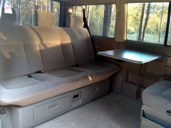                         Volkswagen Multivan T4, 2.5 TDi, 98 r., stolik, łóżko - zdjęcie 7
                        