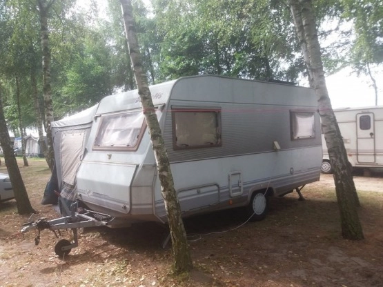                         Sprzedam rodzinną, 4 osobową przyczepę DETHLEFFS RONDO - zdjęcie 1
                        