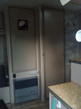                         Sprzedam rodzinną, 4 osobową przyczepę DETHLEFFS RONDO - zdjęcie 2
                        