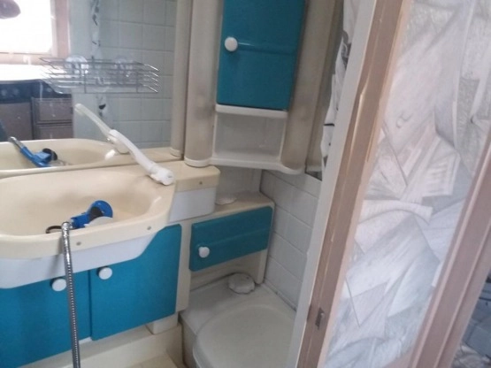                         Sprzedam rodzinną, 4 osobową przyczepę DETHLEFFS RONDO - zdjęcie 8
                        