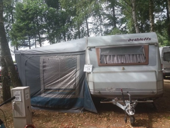                         Sprzedam rodzinną, 4 osobową przyczepę DETHLEFFS RONDO - zdjęcie 9
                        