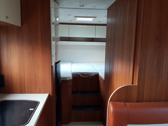                         Mercedes Benz 1018A ATEGO II 4x4 - zdjęcie 1
                        