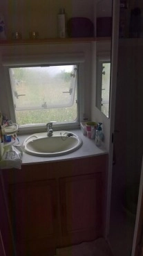                         Przyczepa Avondale Dart 2003 rok sprzedam/zamienię - zdjęcie 4
                        