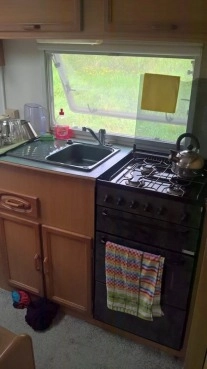                         Przyczepa Avondale Dart 2003 rok sprzedam/zamienię - zdjęcie 6
                        