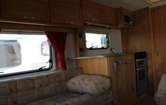                         Przyczepa kempingowa Lunar rok 2009 - zdjęcie 10
                        