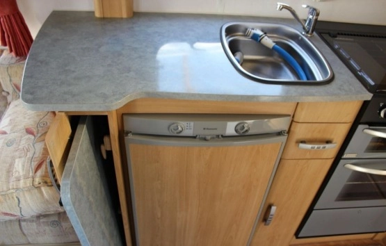                         Przyczepa kempingowa Lunar rok 2009 - zdjęcie 19
                        