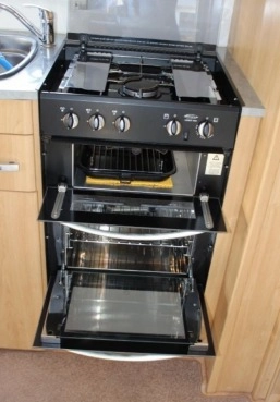                         Przyczepa kempingowa Lunar rok 2009 - zdjęcie 3
                        