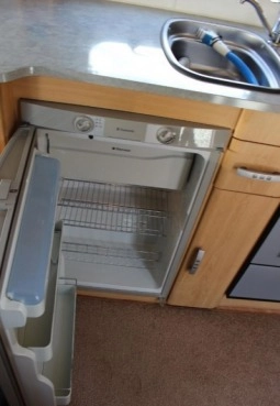                         Przyczepa kempingowa Lunar rok 2009 - zdjęcie 6
                        