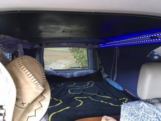                         VW Transporter T4- kamper - zdjęcie 4
                        