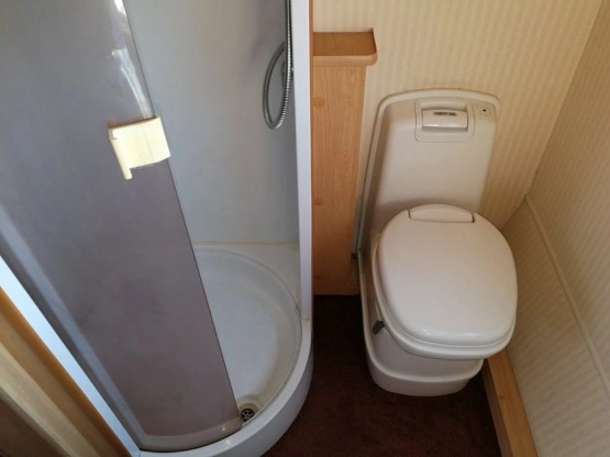                         Przyczepa kempingowa Abbey 2/3 osobowa z przedsionkiem, rok 2001 - zdjęcie 2
                        