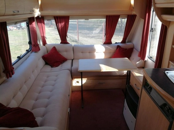                         Przyczepa kempingowa Abbey 2/3 osobowa z przedsionkiem, rok 2001 - zdjęcie 4
                        