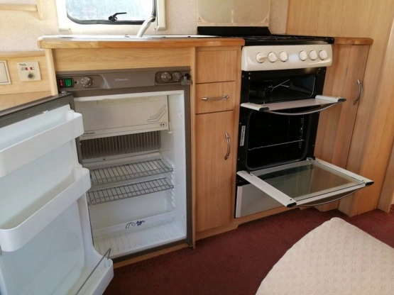                         Przyczepa kempingowa Abbey 2/3 osobowa z przedsionkiem, rok 2001 - zdjęcie 6
                        