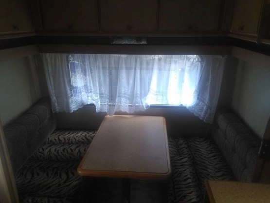                         Przyczepa kempingowa Knaus, rok 1987 - zdjęcie 6
                        