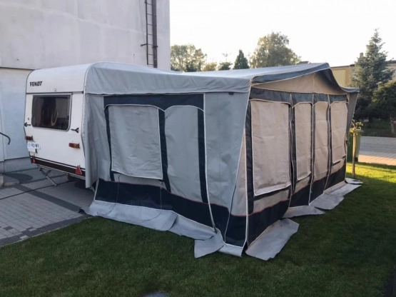                         Fendt 450 S Przyczepa campingowa + PRZEDSIONEK + zbiornik wody z pompką, rocznik 1983 - zdjęcie 22
                        