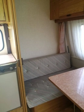                         Przyczepa Kempingowa, kemping Burstner Club 3853 - zdjęcie 8
                        