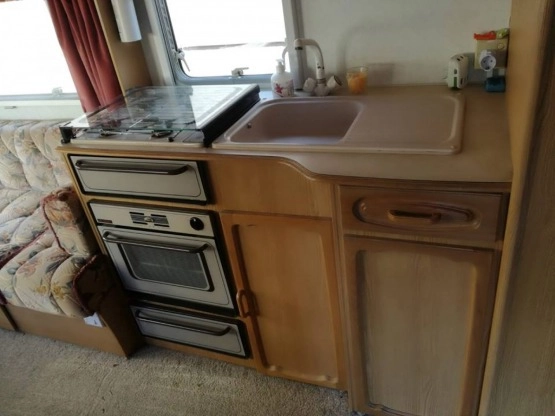                         Przyczepa kempingowa AVONDALE AVOCET - zdjęcie 2
                        