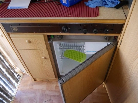                         Kamper Fiat Ducato/Talento specjalny kempingowy 1995, 1,9 D 70 KM - zdjęcie 20
                        