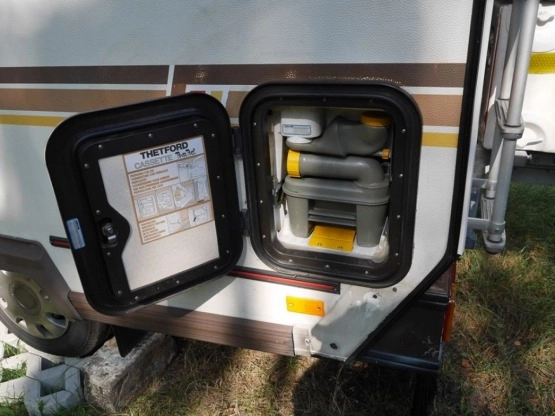                         Kamper Fiat Ducato/Talento specjalny kempingowy 1995, 1,9 D 70 KM - zdjęcie 2
                        