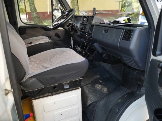                         Kamper Fiat Ducato/Talento specjalny kempingowy 1995, 1,9 D 70 KM - zdjęcie 40
                        