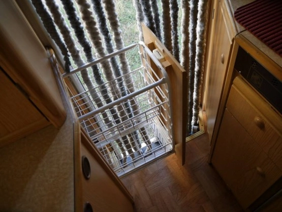                         Kamper Fiat Ducato/Talento specjalny kempingowy 1995, 1,9 D 70 KM - zdjęcie 7
                        