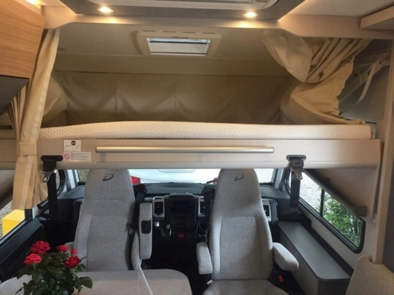                         Camper Dethleffs Puls GT Fiat 150 km kamper Integra - zdjęcie 13
                        