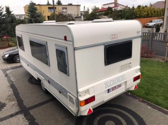                         ADRIA UNICA B 502 LH + przedsionek, WC, zbiornik z wodą, Truma, Trumatic, Leszno - zdjęcie 12
                        