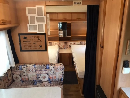                         ADRIA UNICA B 502 LH + przedsionek, WC, zbiornik z wodą, Truma, Trumatic, Leszno - zdjęcie 15
                        