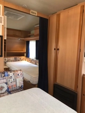                         ADRIA UNICA B 502 LH + przedsionek, WC, zbiornik z wodą, Truma, Trumatic, Leszno - zdjęcie 21
                        