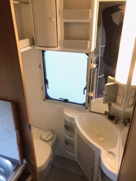                         ADRIA UNICA B 502 LH + przedsionek, WC, zbiornik z wodą, Truma, Trumatic, Leszno - zdjęcie 23
                        