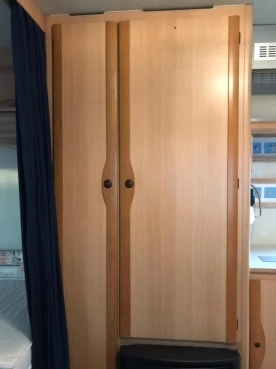                         ADRIA UNICA B 502 LH + przedsionek, WC, zbiornik z wodą, Truma, Trumatic, Leszno - zdjęcie 30
                        