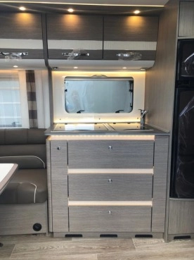                         PRZYCZEPA kempingowa Dethleffs Exclusiv 730 FKR 7o - zdjęcie 2
                        