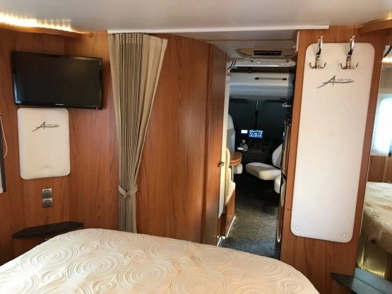                         KAMPER BURSTNER AVIANO 725I - zdjęcie 5
                        