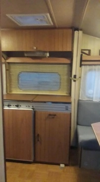                         Przyczepa kempingowa CHATEAU , 4 osobowa, z przedsionkiem, zadbana, sucha. - zdjęcie 10
                        