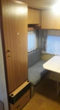                        Przyczepa kempingowa CHATEAU , 4 osobowa, z przedsionkiem, zadbana, sucha. - zdjęcie 16
                        