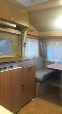                         Przyczepa kempingowa CHATEAU , 4 osobowa, z przedsionkiem, zadbana, sucha. - zdjęcie 4
                        