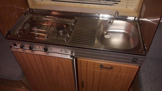                         Przyczepa kempingowa CHATEAU , 4 osobowa, z przedsionkiem, zadbana, sucha. - zdjęcie 8
                        