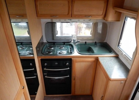                         Elddis Odyssey 2002 rok, nowy model, duży przedsionek z dostawkami, zarejestrowana w PL, czysta, zadbana - zdjęcie 13
                        