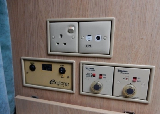                         Elddis Odyssey 2002 rok, nowy model, duży przedsionek z dostawkami, zarejestrowana w PL, czysta, zadbana - zdjęcie 28
                        