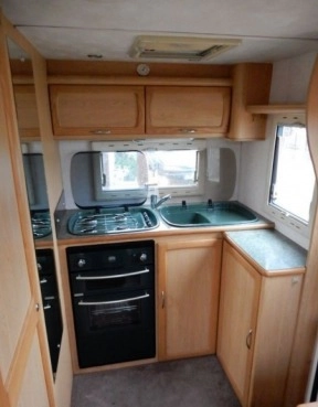                         Elddis Odyssey 2002 rok, nowy model, duży przedsionek z dostawkami, zarejestrowana w PL, czysta, zadbana - zdjęcie 33
                        