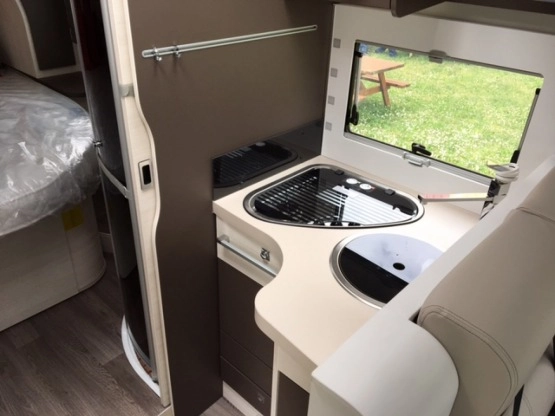                         Camper Challenger FORD dla 5 osób - zdjęcie 13
                        